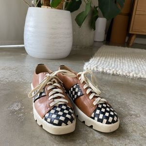 Bernardo Dakota Water Resistant Leather Shoes